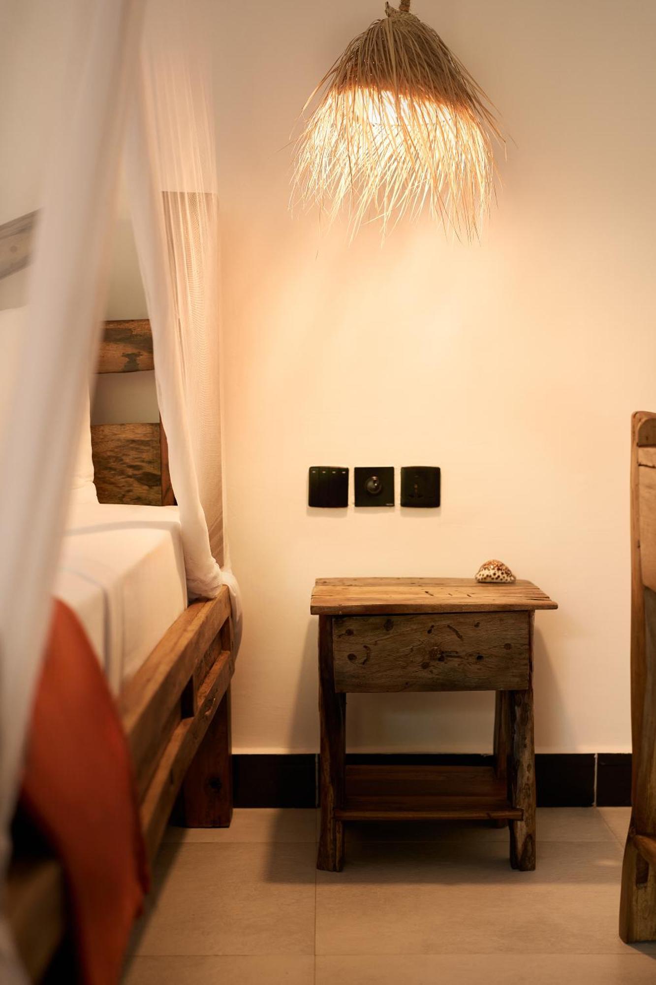 African Hotel *